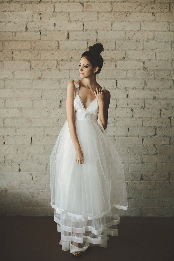 Engagement Dress Ideas: Show Off Your Ring, Day to Night Bel Viaggio Designs, LLC Engagement Dress Ideas: Show Off Your Ring, Day to Night Bel Viaggio Designs, LLC