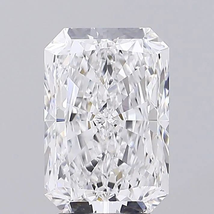 4.01ct Radiant Lab Grown Diamond (Colour E, Clarity VVS2, IGI Certified)