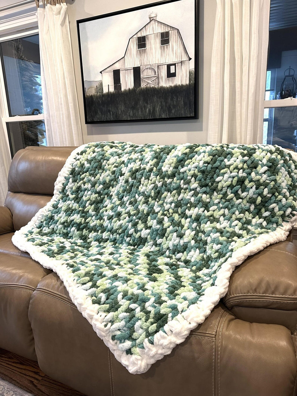 Jumbo Yarn Throw Blanket-Multi Green